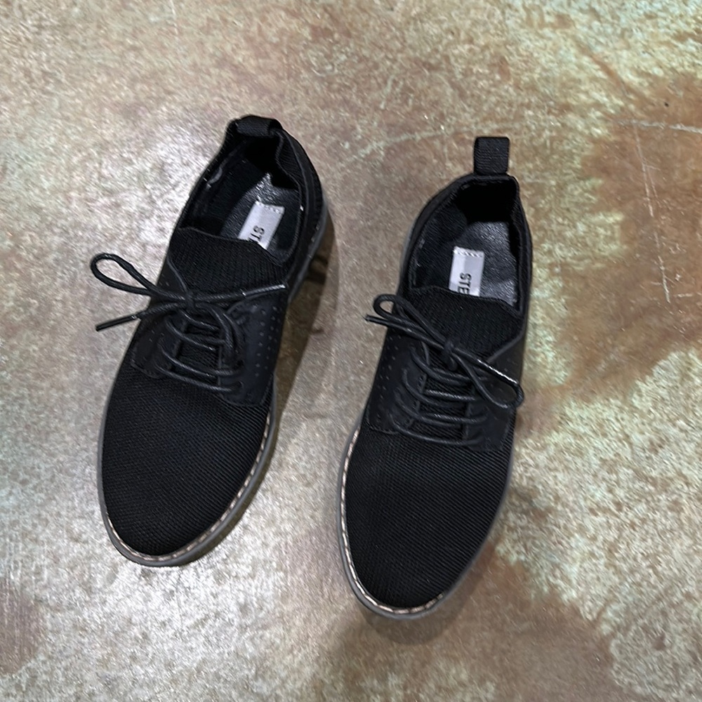 Steve Madden kids size 13 shoe worn once